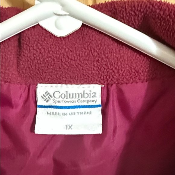 Columbia Women's Burgundy Vest - Picture 2 of 5
